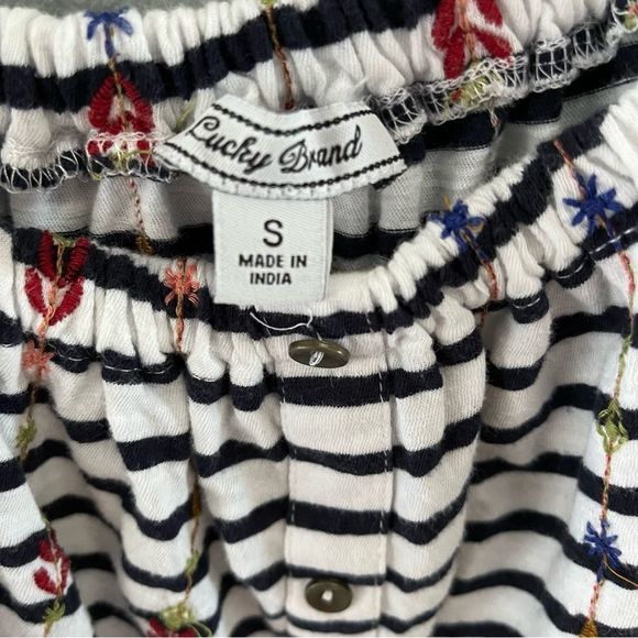 Lucky Brand Off-Shoulder Top in White and Black Stripes Floral Pattern Size S - Picture 4 of 9